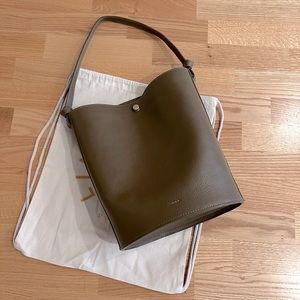 Lindquist Object Hilma Tote, Otter in EUC